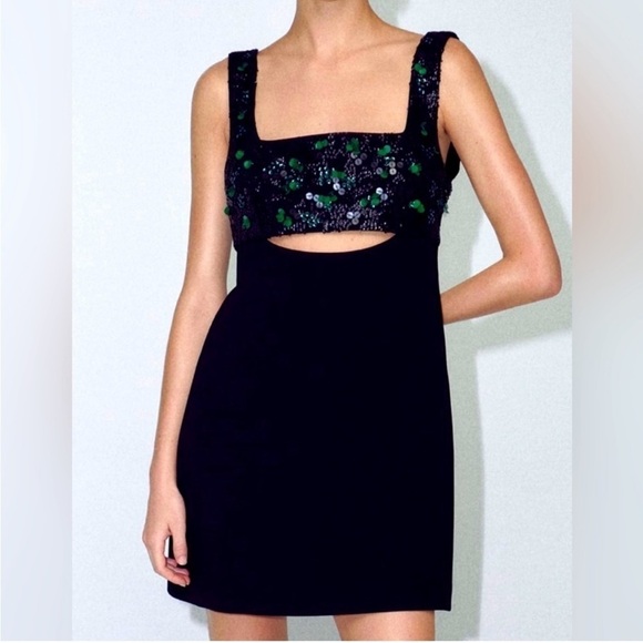 Zara Embroidered Yoke Mini Sequin Dress
Limited Edition in Black / Green - Picture 2 of 13